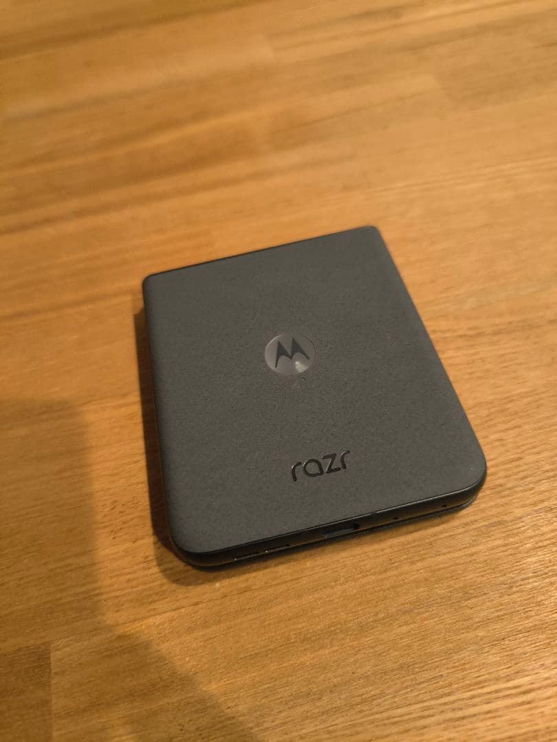 motorola razr 50 本体 512GB