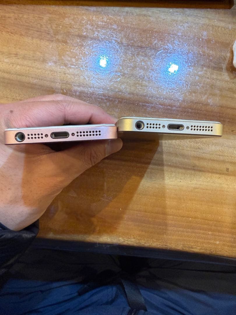 iPhone SE第一世代32GB美品SIMフリー2台セット