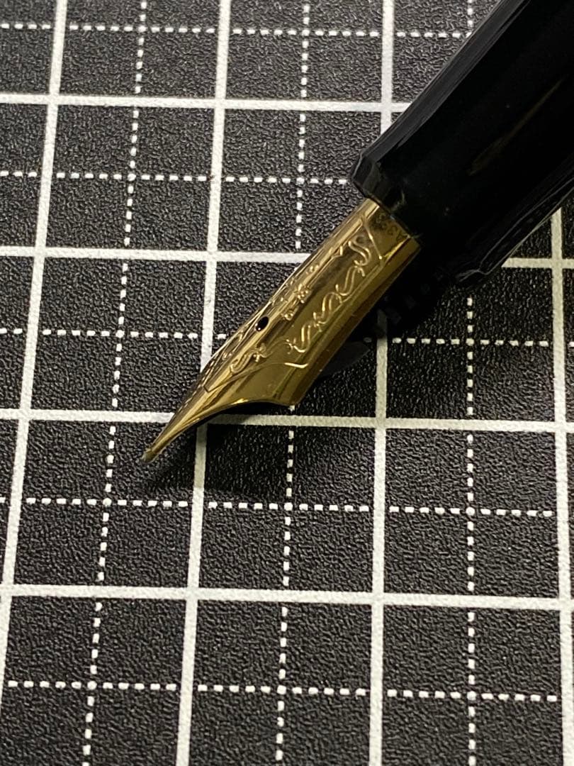 PILOT CUSTOM 74 ベスト型　万年筆　字幅M