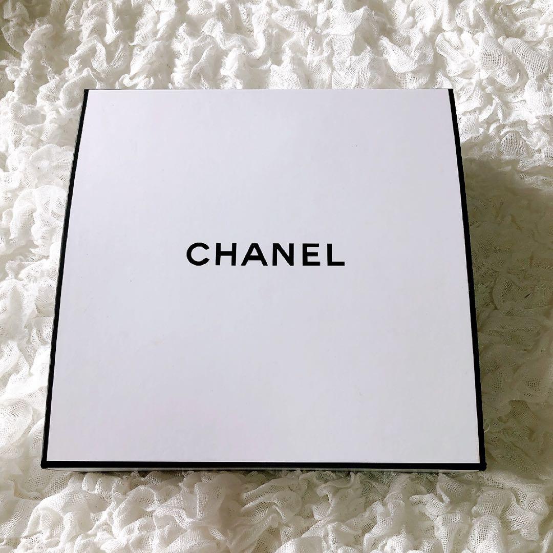 【未使用】CHANEL ギフトBOX CHANCE ボディ乳液　ロクシタン