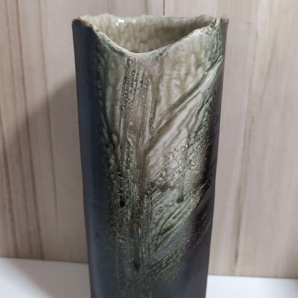 グレーと緑の陶器製花瓶 信楽焼