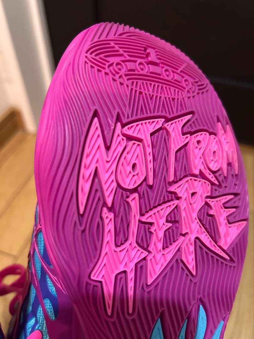 プーマPUMA バッシュ IRIDESCENT HORNETSラメロ・ボール美品