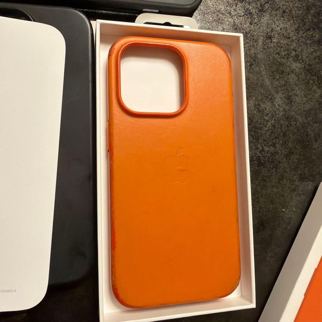 iphone14pro 128GB スペースブラック　ケース6つ付き