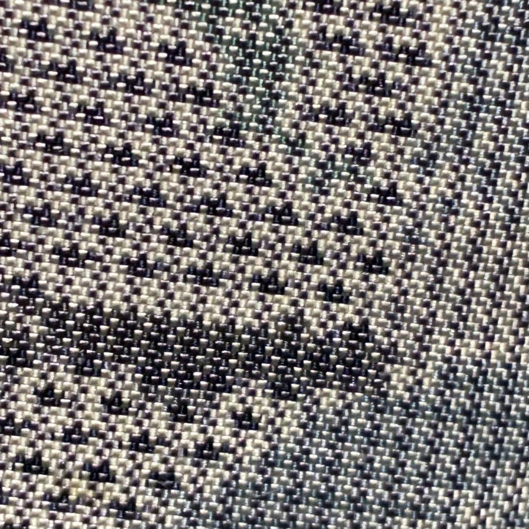 D196 本場白大島紬　藤絹織物　花模様　正絹着物　袷　しつけ糸付き未使用極美品