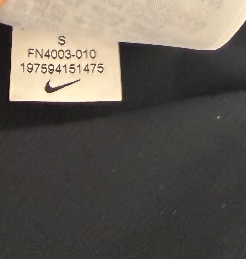 ナイキトレイル　アイリーズ　ナイロンジャケット ランニング　パッカブル