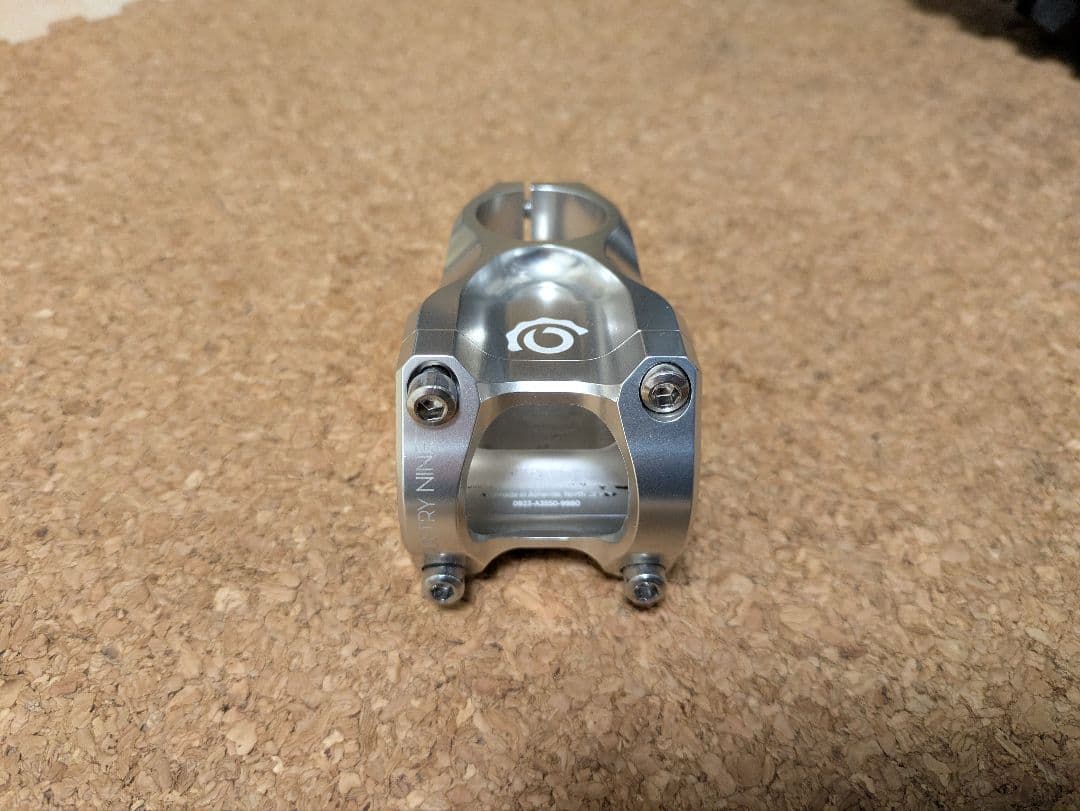 INDUSTRY NINE A35 ステム 50mm シルバー