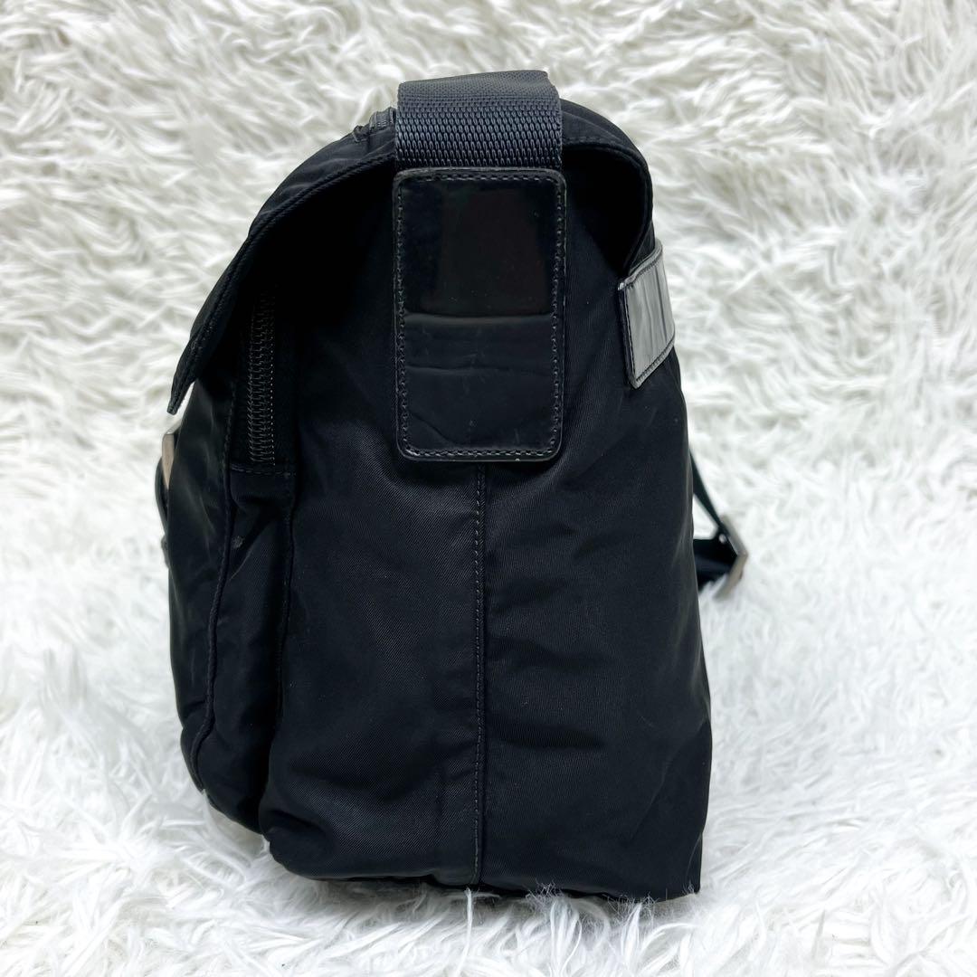 プラダ ショルダーバッグ 三角ロゴプレート ナイロン レザー ブラック