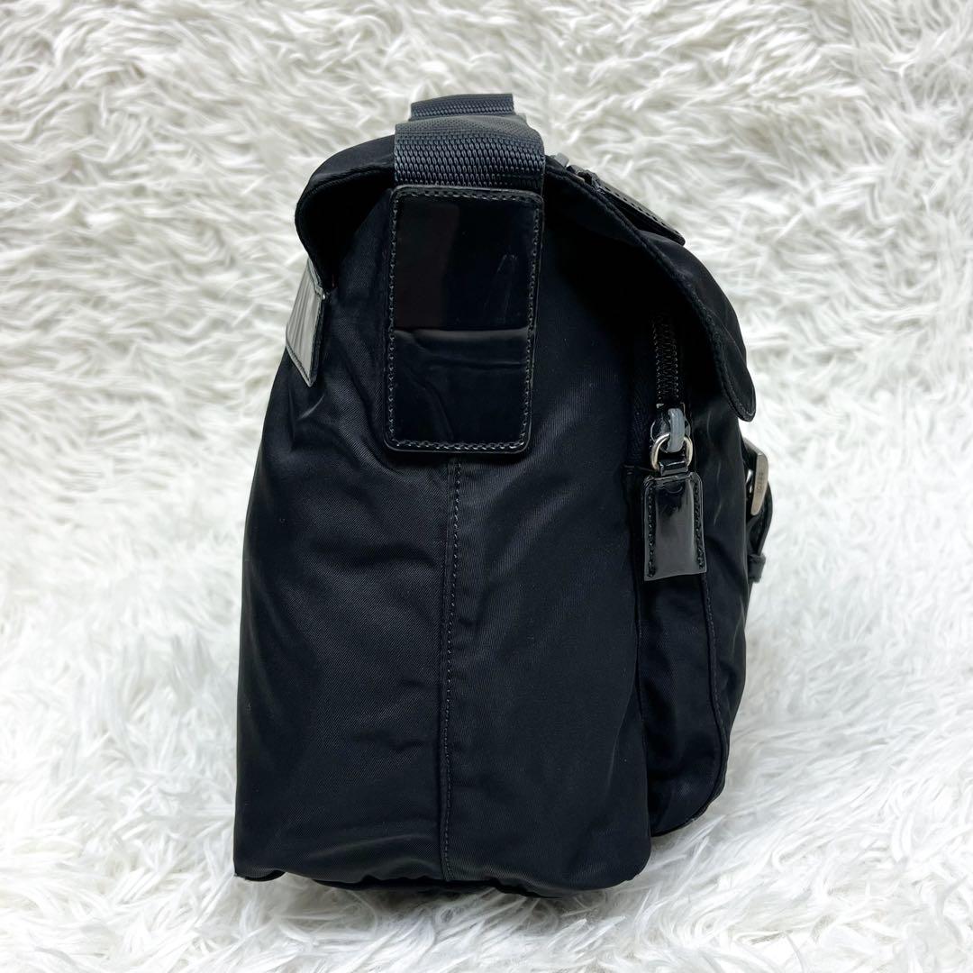 プラダ ショルダーバッグ 三角ロゴプレート ナイロン レザー ブラック