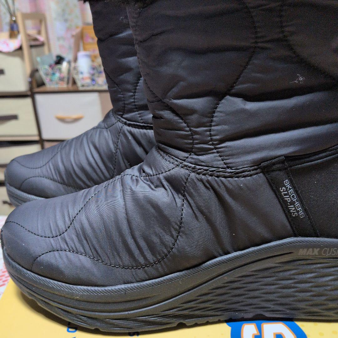 こちらは専用です。 スケッチャーズ ファー付き厚底ショートブーツ 黒24.5