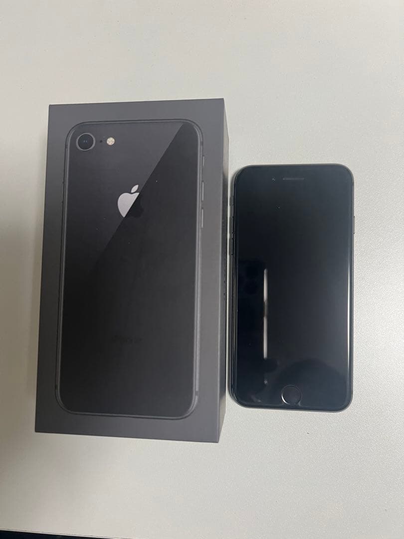 iPhone8 ブラック 64GB SIMロックあり 箱あり