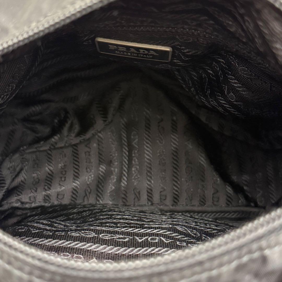 PRADAプラダ 三角ロゴ ショルダーバッグ ベルト 黒 テスート フラップ