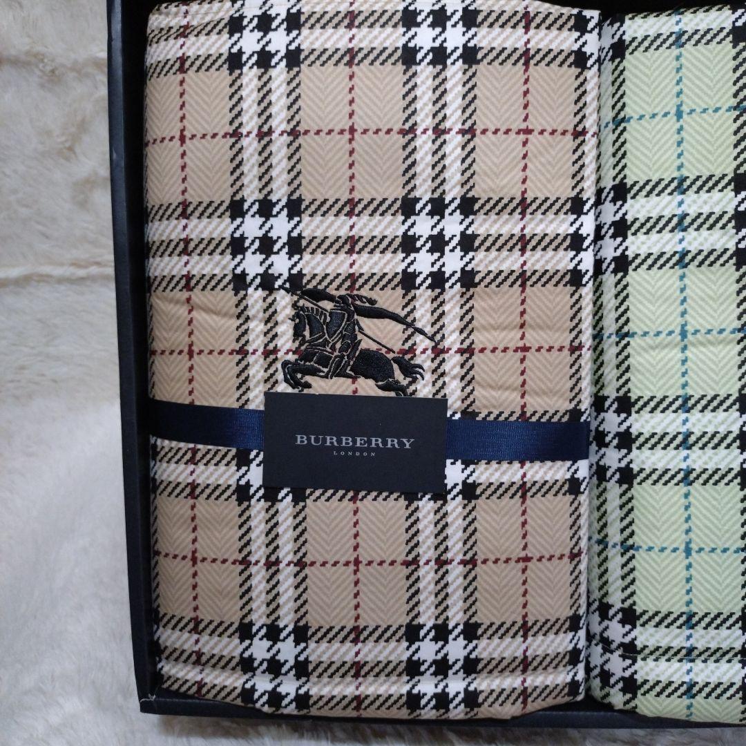 ✩未使用・BURBERRY 羽毛肌掛けふとん ダウンケット 2枚セット✩