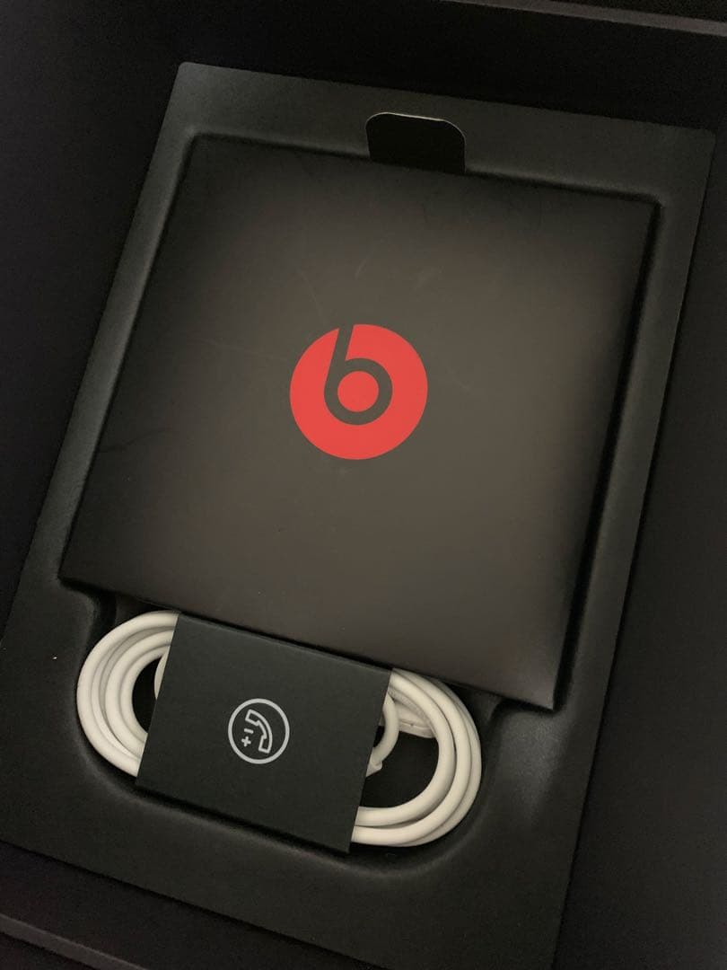 Beats Solo3 wireless シルバー