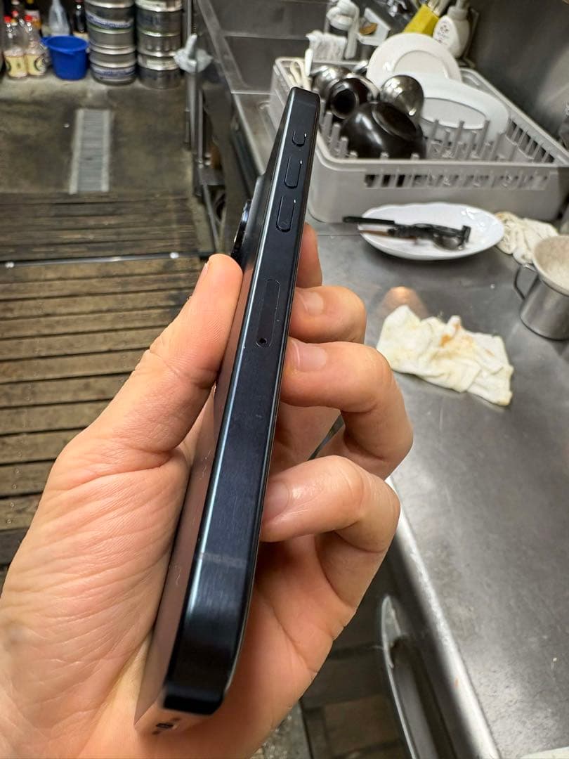 【美品・傷なし】iPhone 15 Pro 512GB SIMフリー