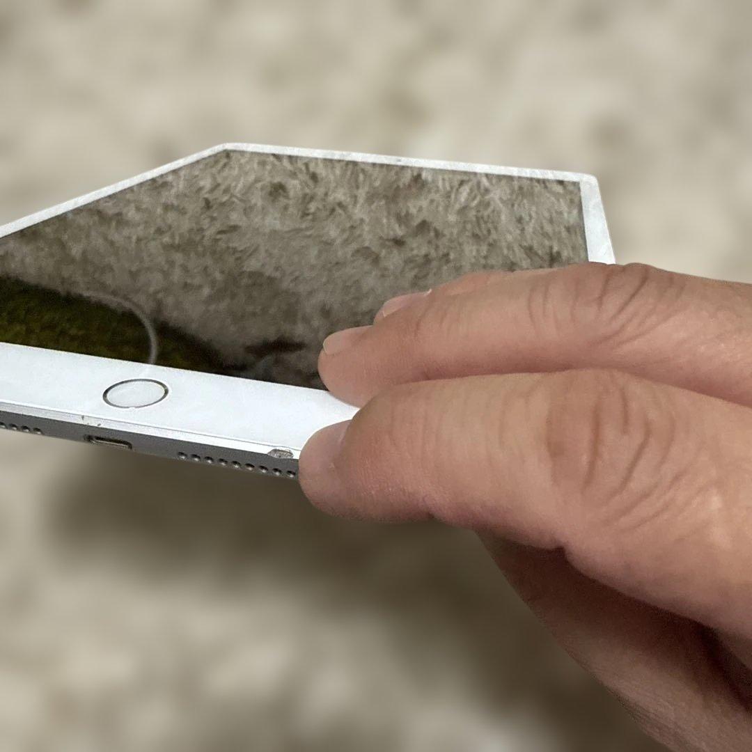 Apple iPad第7世代 セルラー版32GB A2198 シルバー