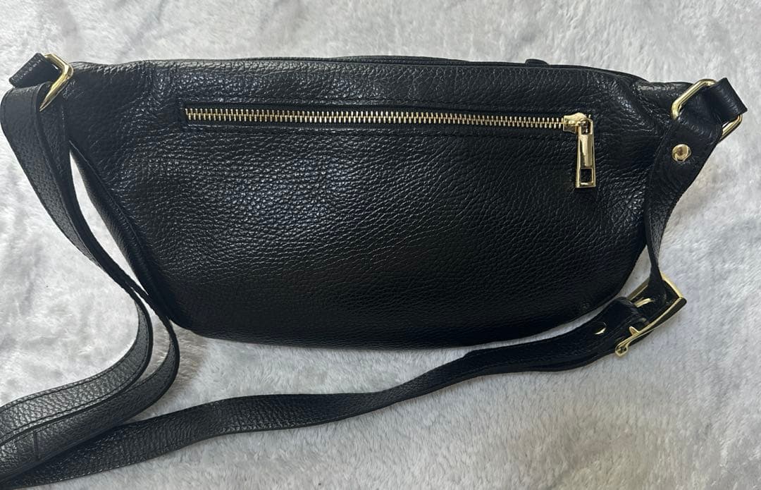 AULENTTI バックル ボディバッグ バッグ ウエストバッグ レザー