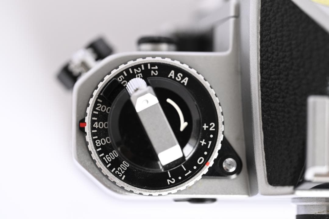 Nikon FE + Nikon SB-E フラッシュ