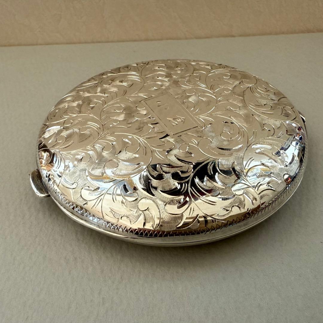 アンティーク純銀950コンパクトケース総唐草彫り内蓋付き豪華な作り90g超美品