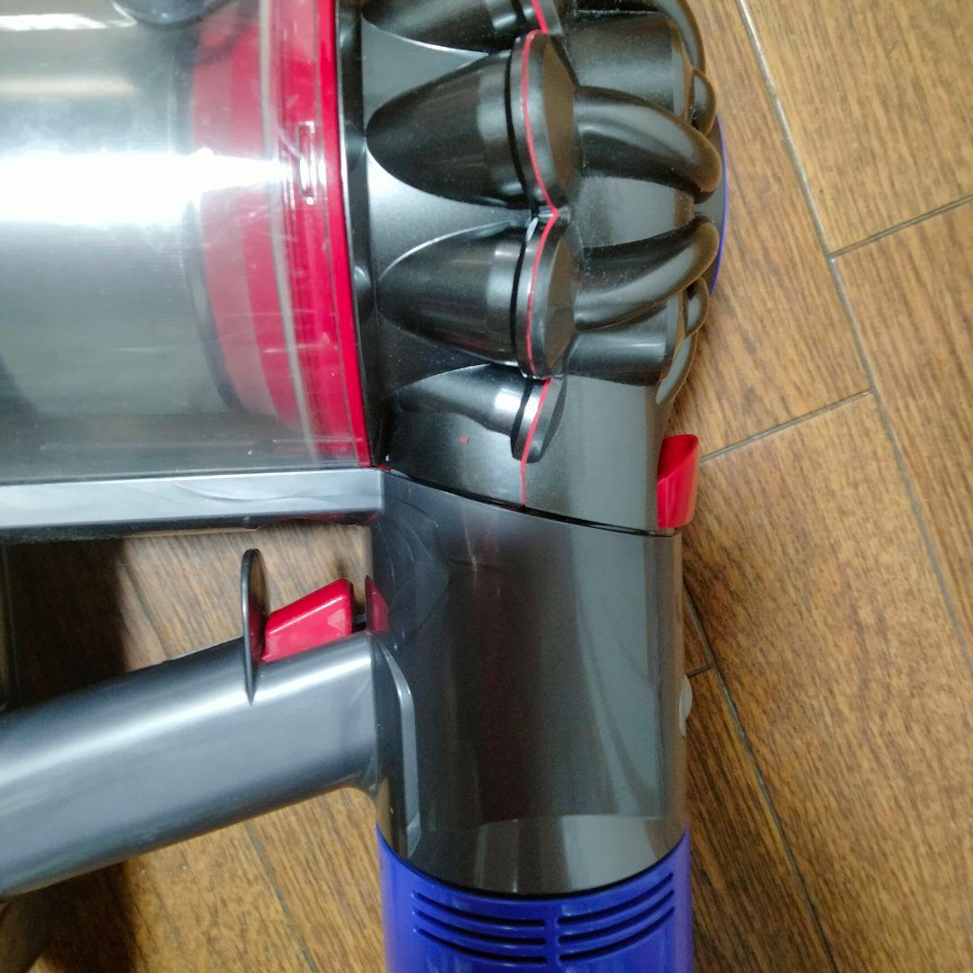 英国ブランドDyson純正ｖ7スリムスティッククリーナー本体とアタッチメント