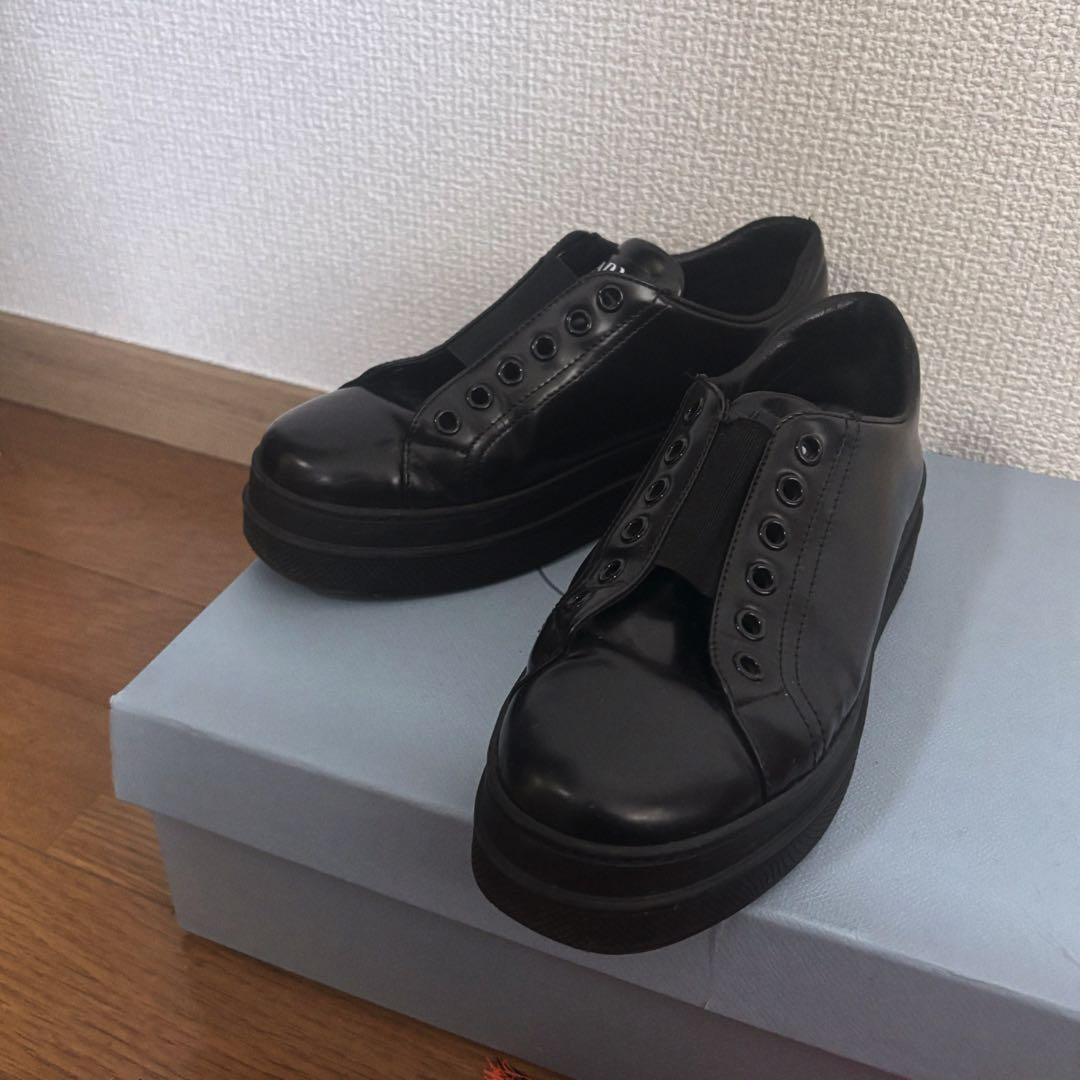 PRADA ブラック スニーカー