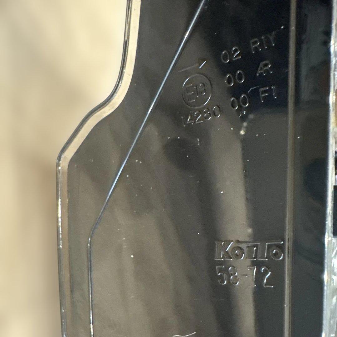 トヨタヴェルファイア30系前期 純正テールランプ 左右セット Koito製 美品