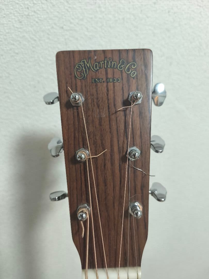 Martin　D-18V 1997年製