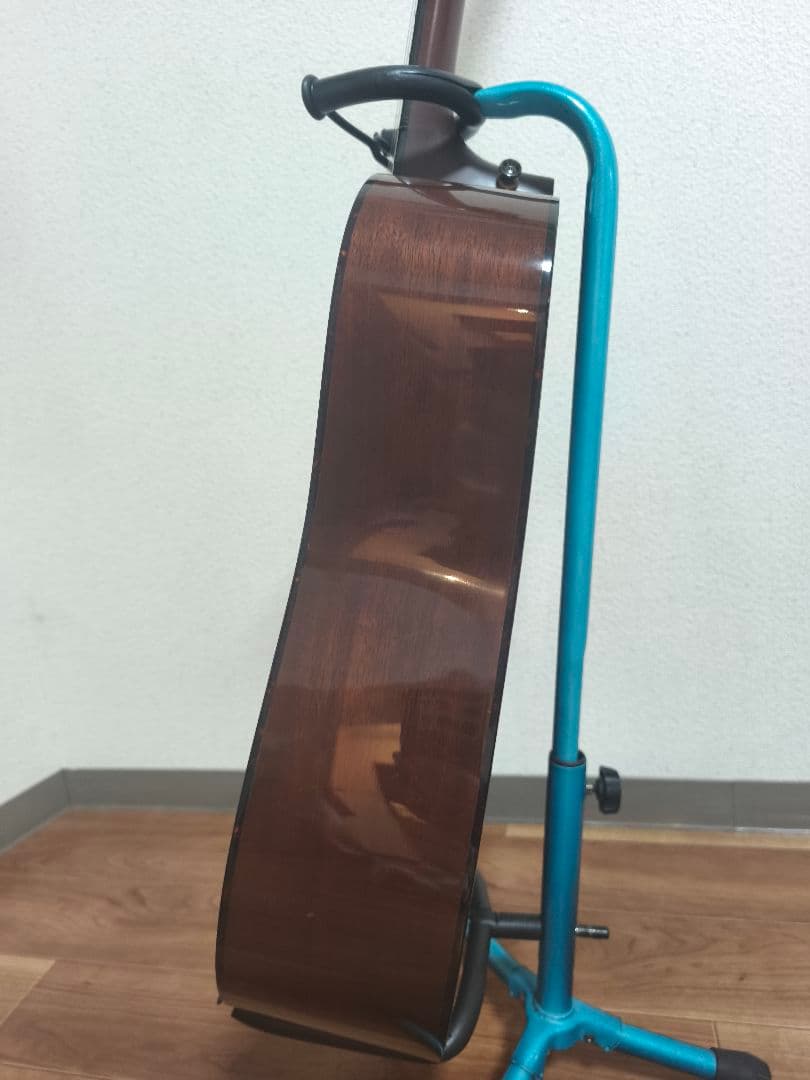 Martin　D-18V 1997年製