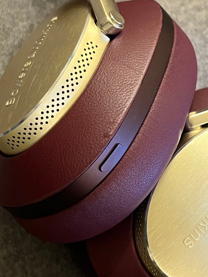 Bowers&Wilkins Px8 バーガンディ