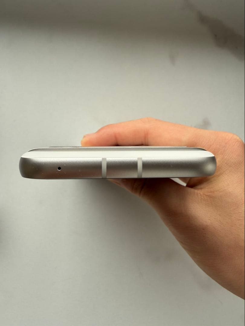 Google Pixel 8a 本体　ガラスフィルム一枚付