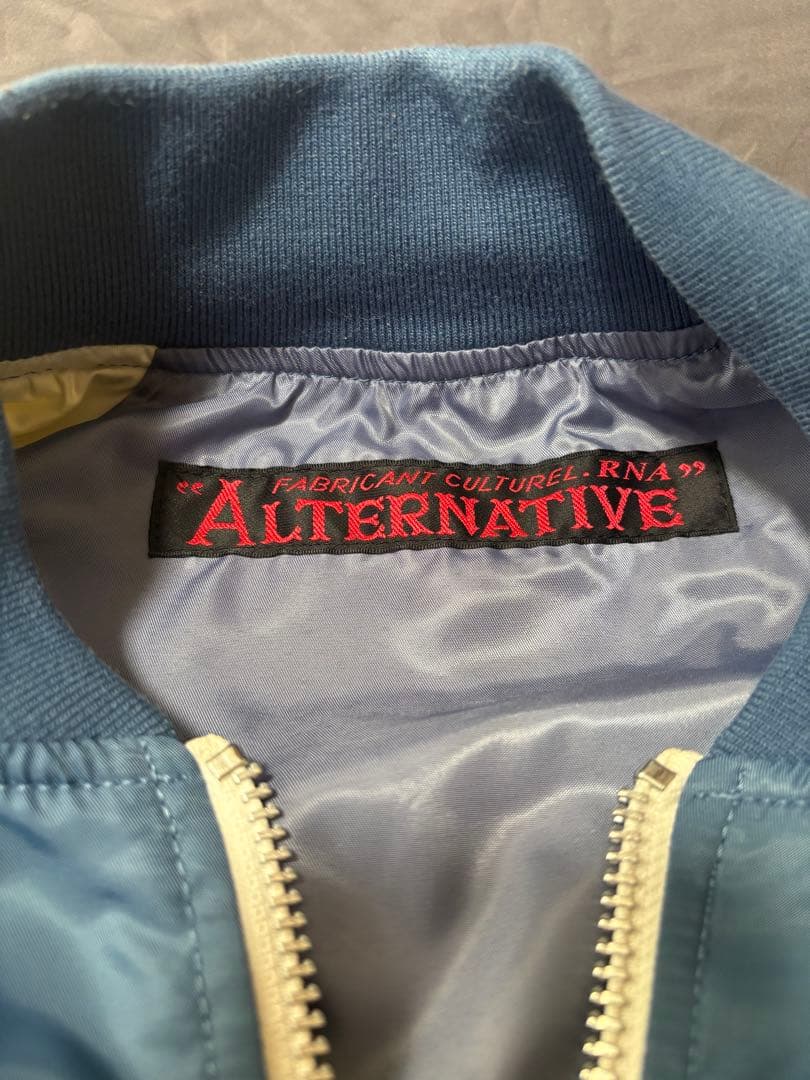 RNA スカジャン ブルー×アイボリー 刺繍入り アメカジ　Ｍサイズ