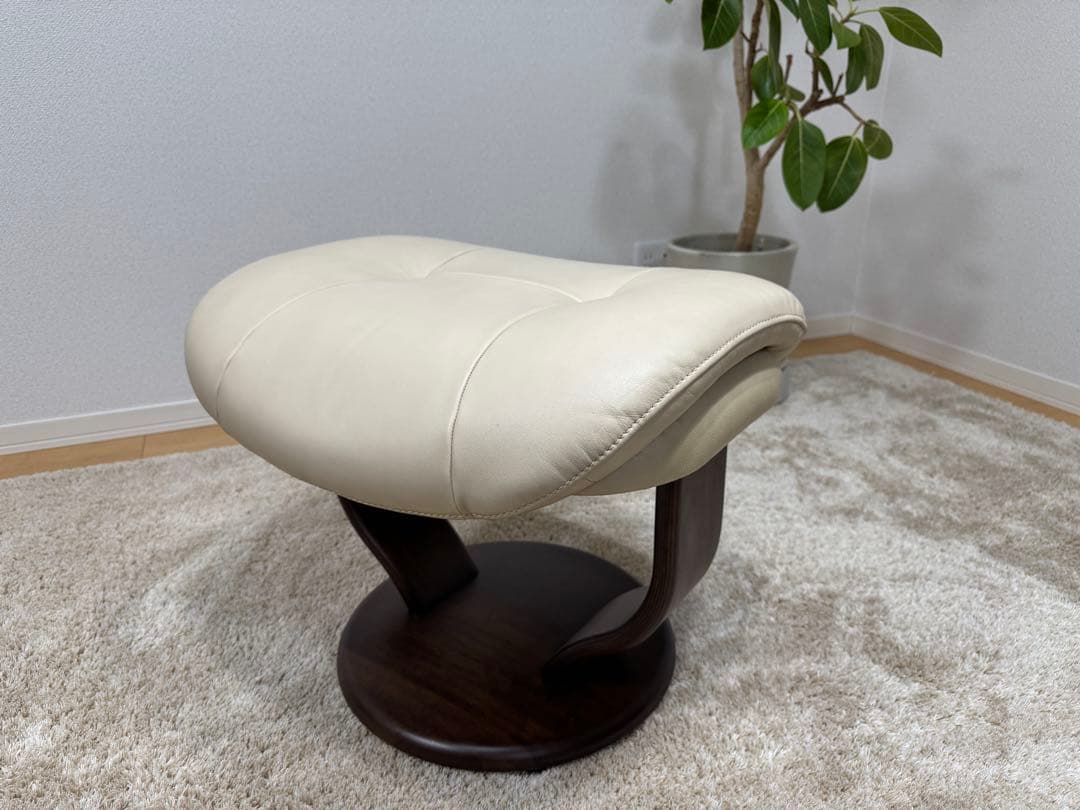 カリモク家具 約47万 本革 ザファースト リクライニングチェア オットマン付