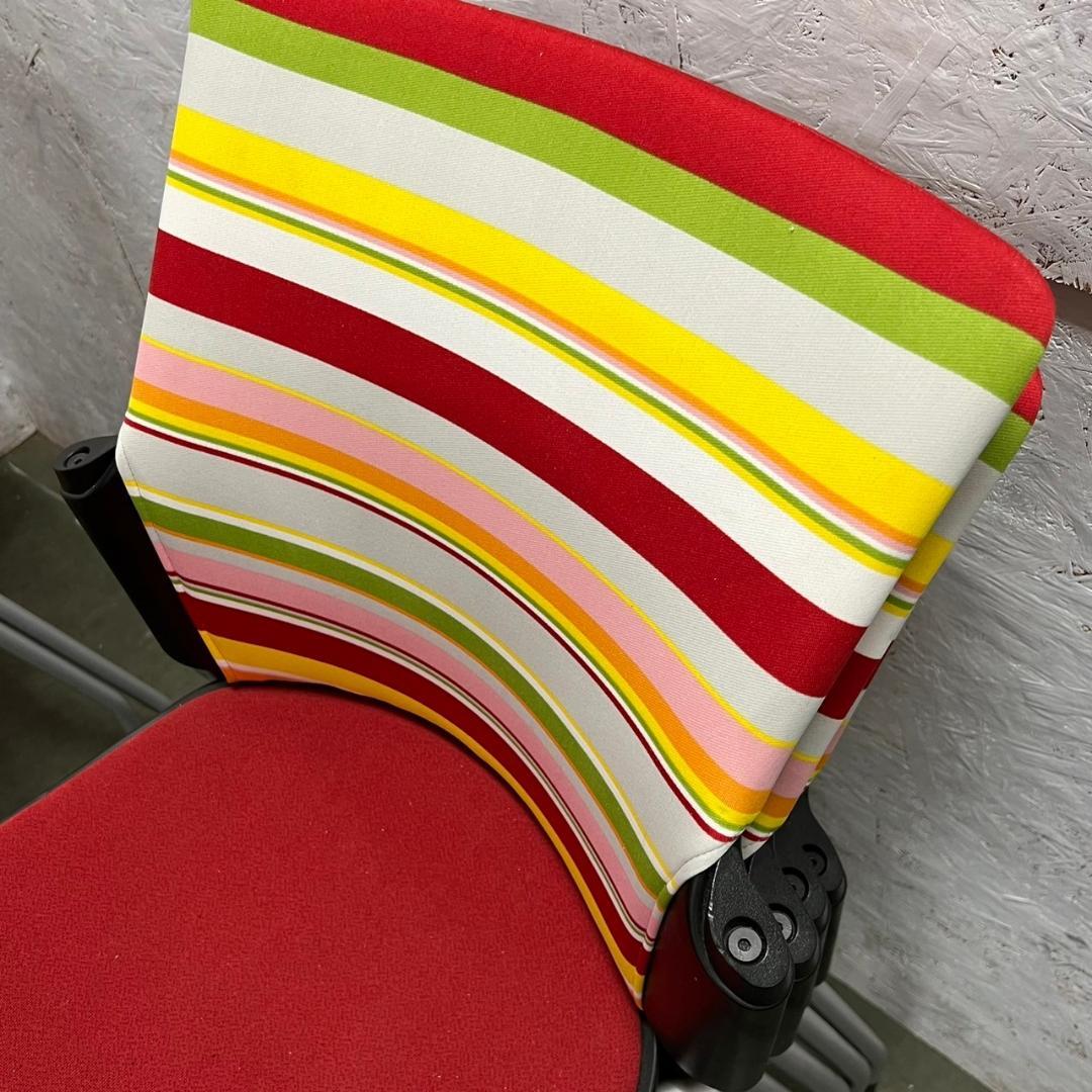 プラス ミーティングチェア スタッキング可 定価1脚6万 Y0481