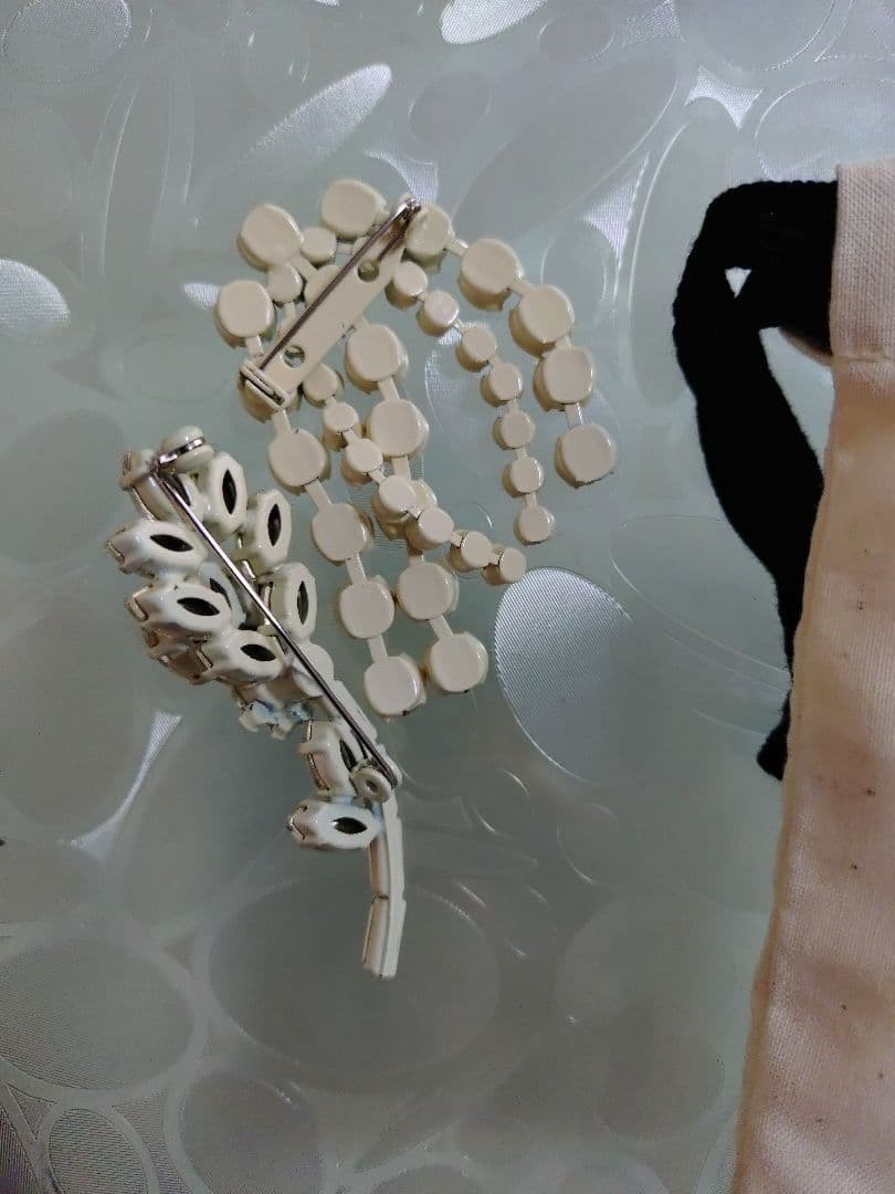 ebure クリスタル ブローチ　エンフォルド　ドゥーズィエムクラス