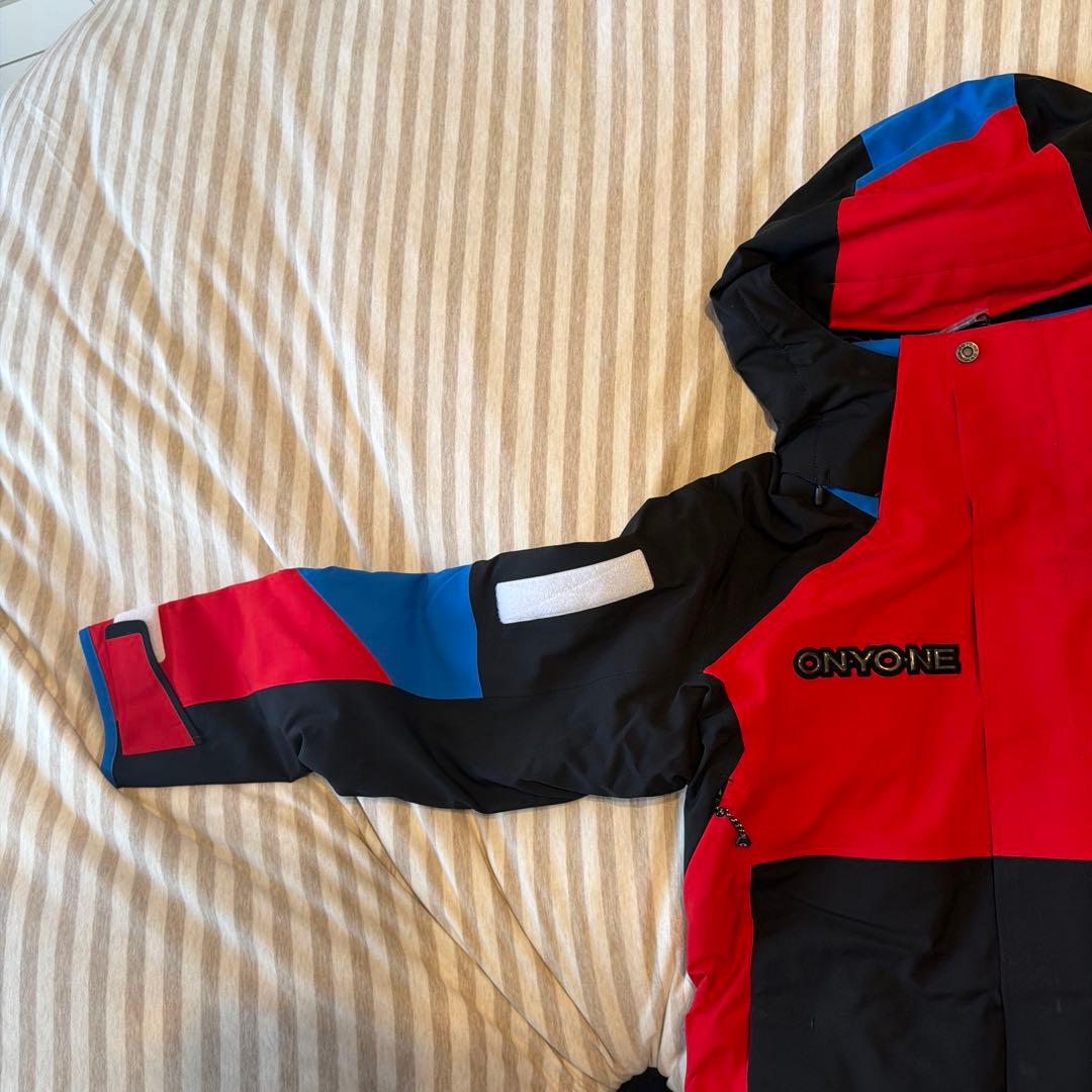オンヨネゾーンアフタージャケット新品未使用品サイズＭ