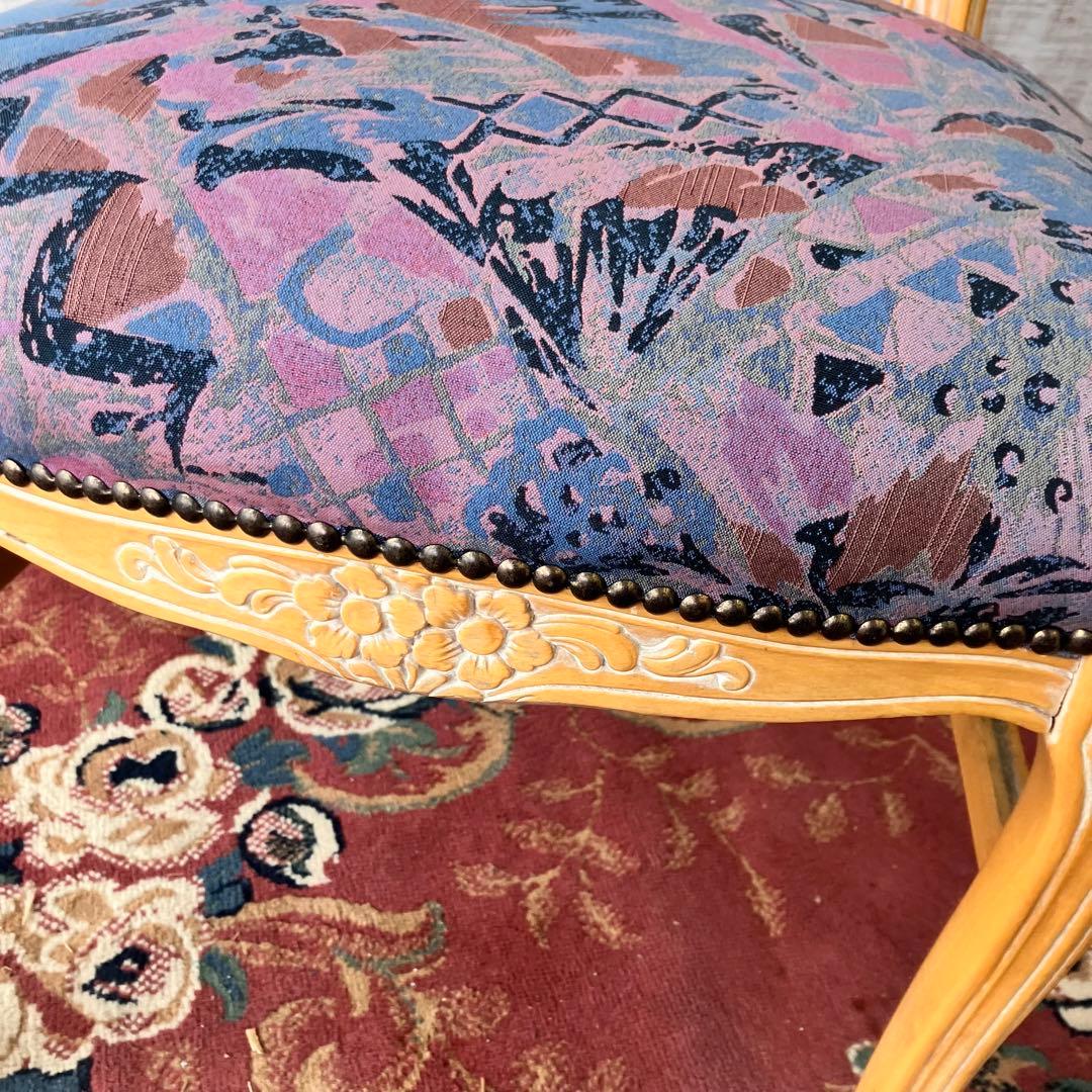 g9 イタリア家具 花柄彫刻 リベット打ちダイニングチェア 木製椅子 ビンテージ