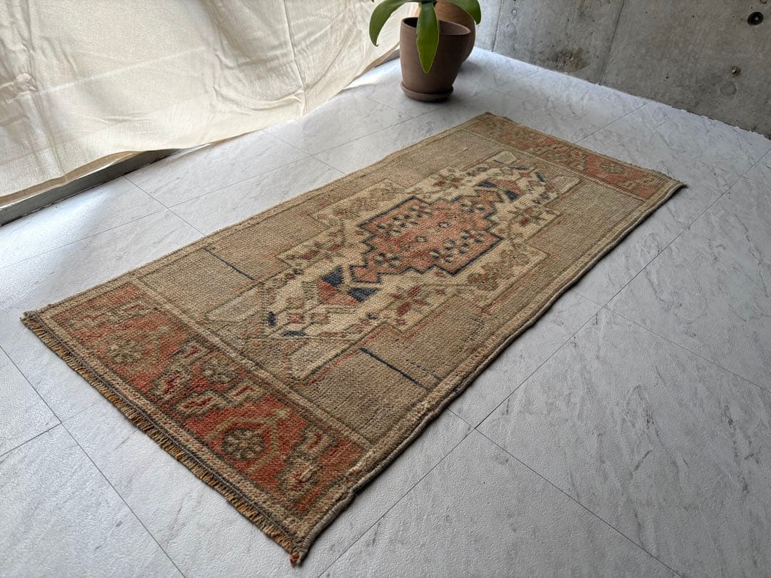 No.4 トルコヴィンテージラグ　102cm×45cm