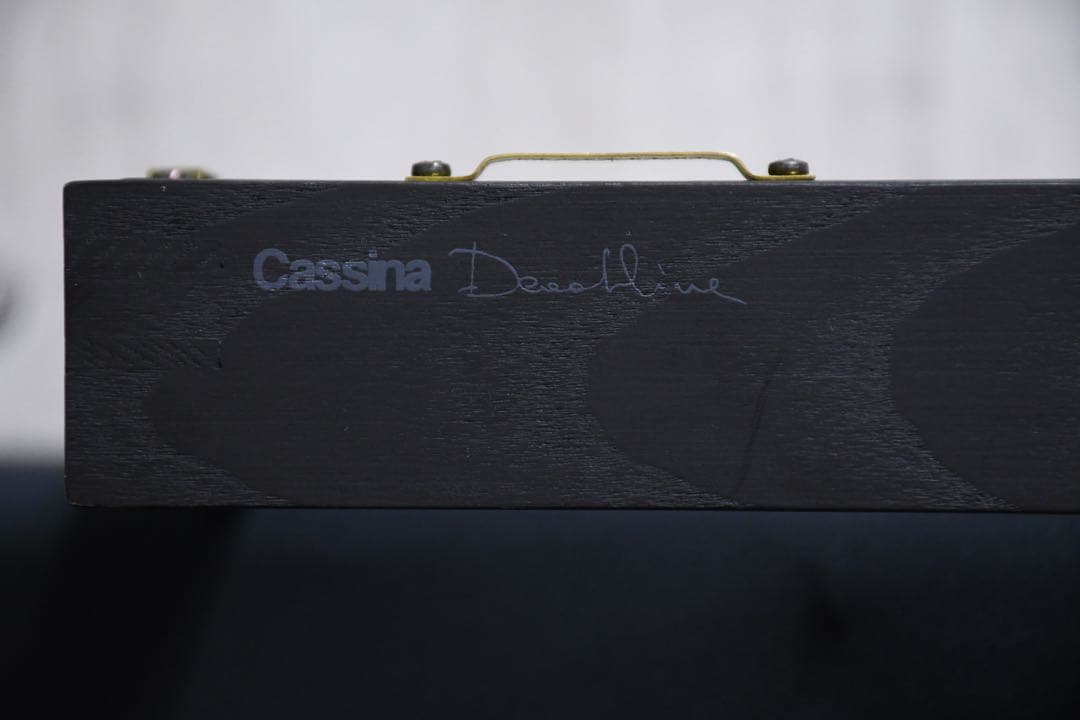 EEK132 展示品 カッシーナ デッドライン ミラー 29万 ブラックフレーム