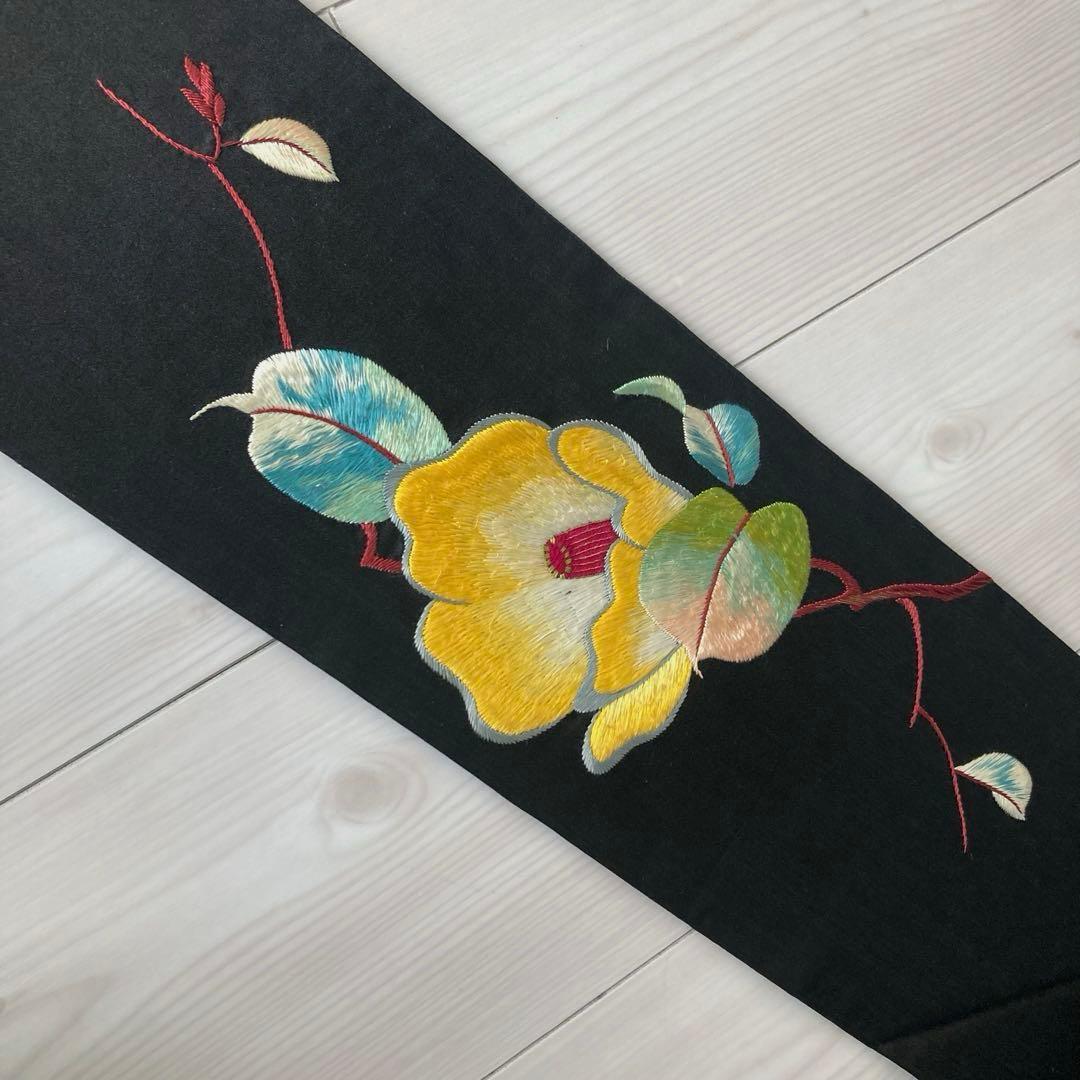ニコニコ^ ^ アンティーク名古屋帯　椿の刺繍　上質　大正ロNo.7-28
