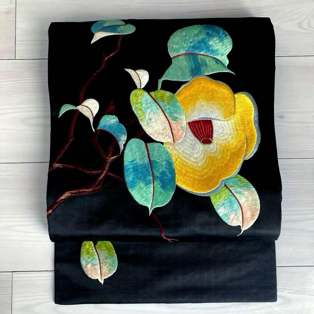 ニコニコ^ ^ アンティーク名古屋帯　椿の刺繍　上質　大正ロNo.7-28