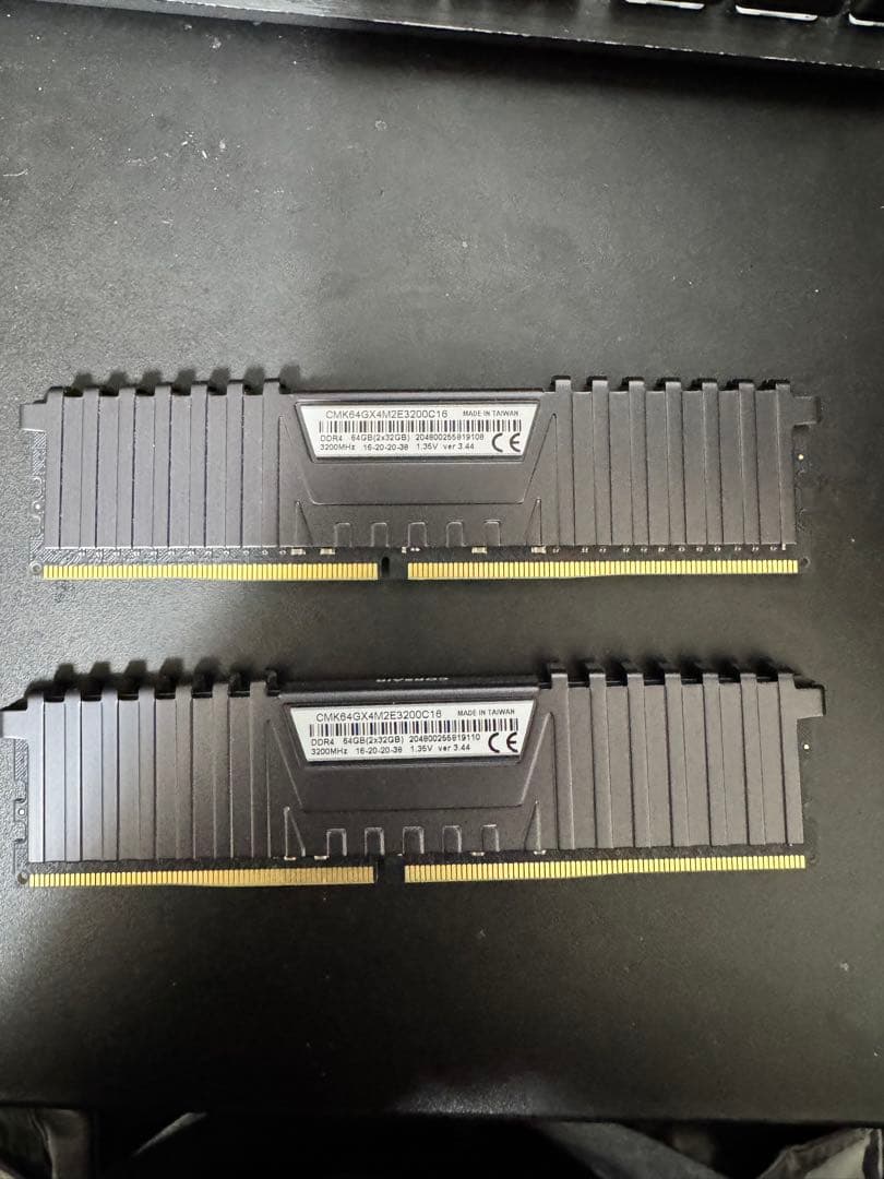 メモリー CORSAIR DDR4 64GB (32GB x2) 3200MHz