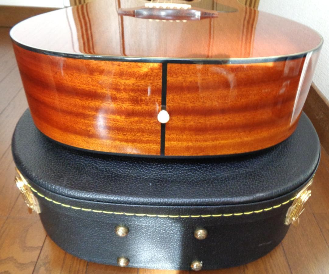 GUILD D-125 NAT　オール単板マホガニー　美品！　純正ハードケース付