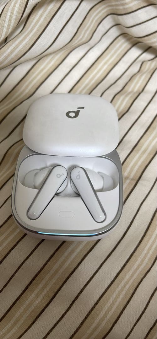 Anker ワイヤレスイヤフォン ホワイト　liberty 5