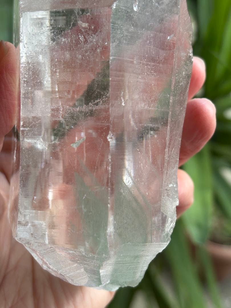 インド　マニハール産　グリーンファントムクォーツ　ポイント　873g 気泡入り