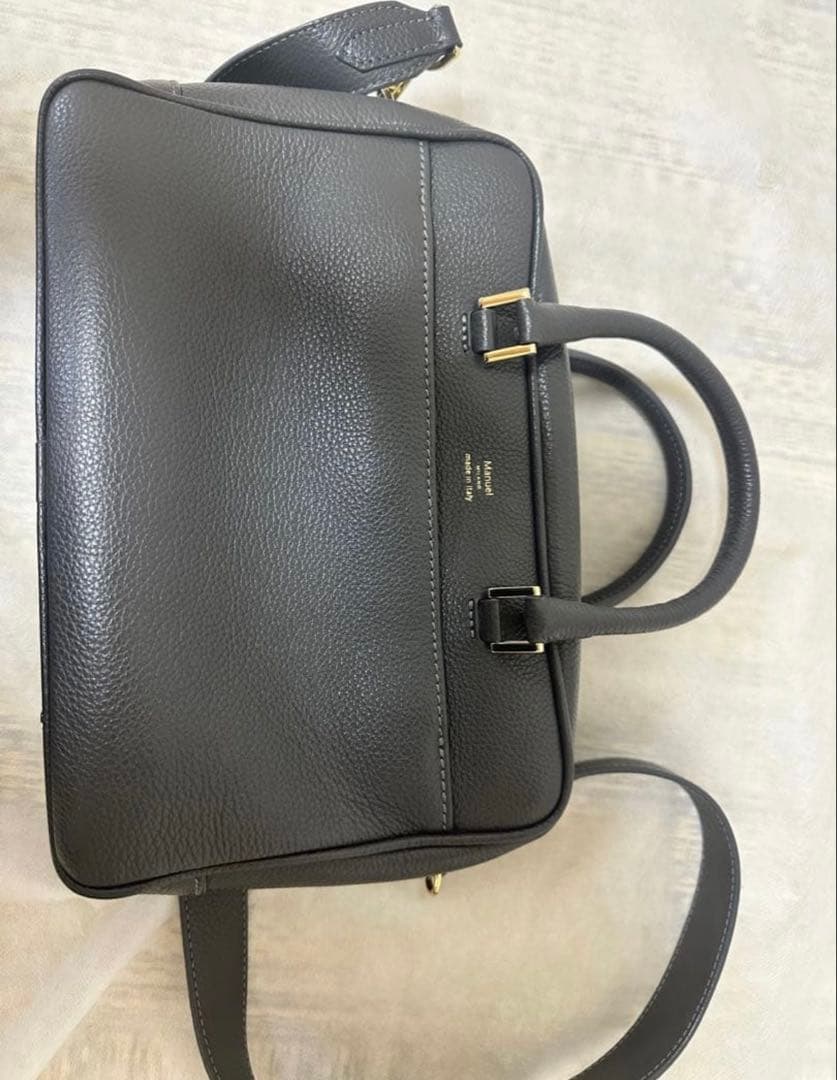 2024 イエナ　マニュエルミラノ　レザーバッグ　ショルダー　　グレー