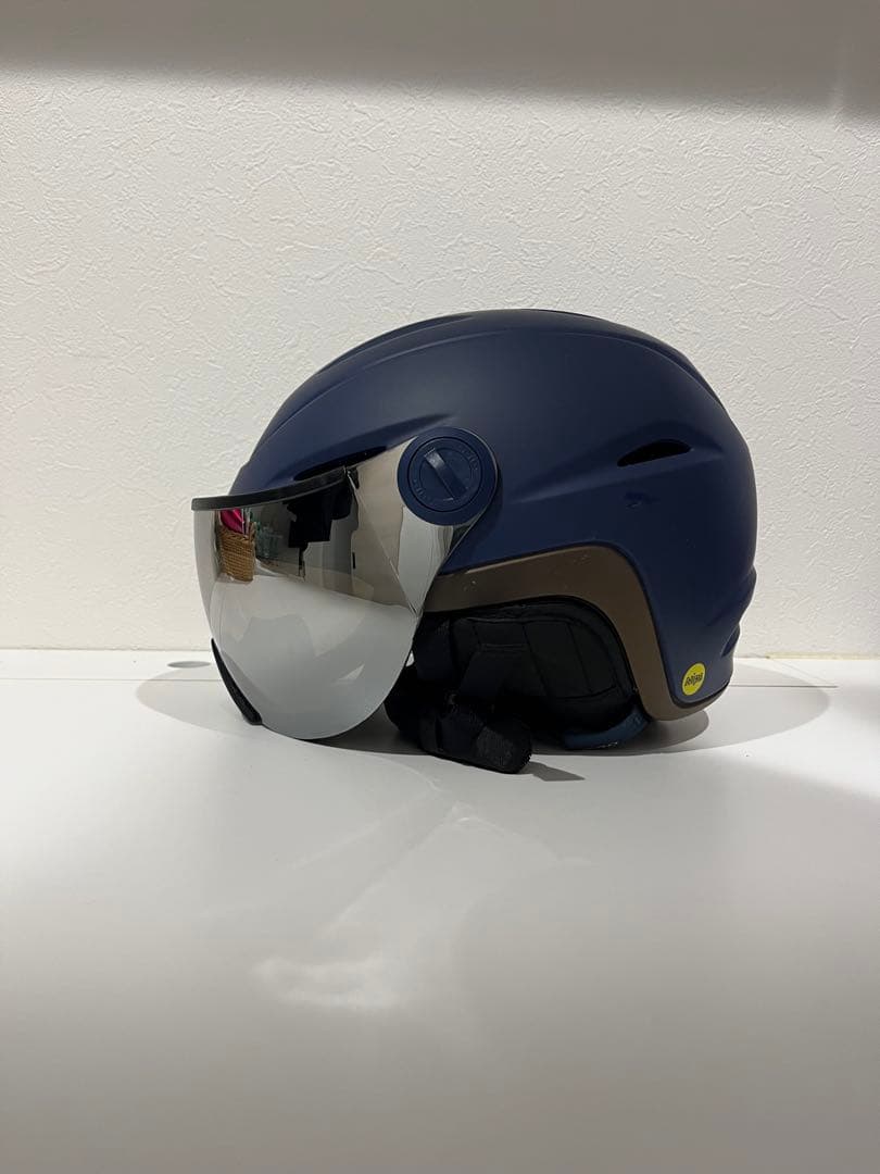 GIRO VUE MIPS バイザー付ヘルメット　一体型