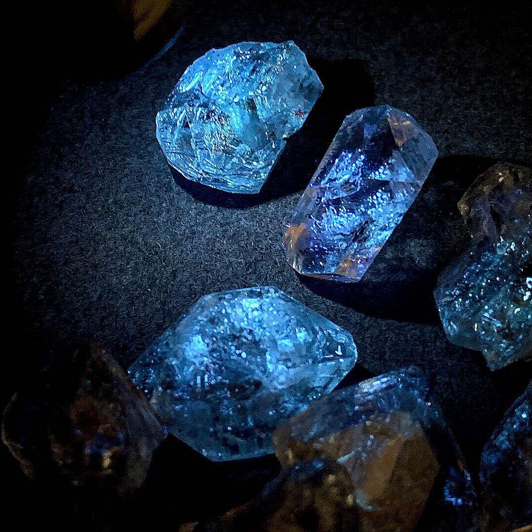 ペトロレアムクォーツ(特大)5個セットw-1/蛍光水晶