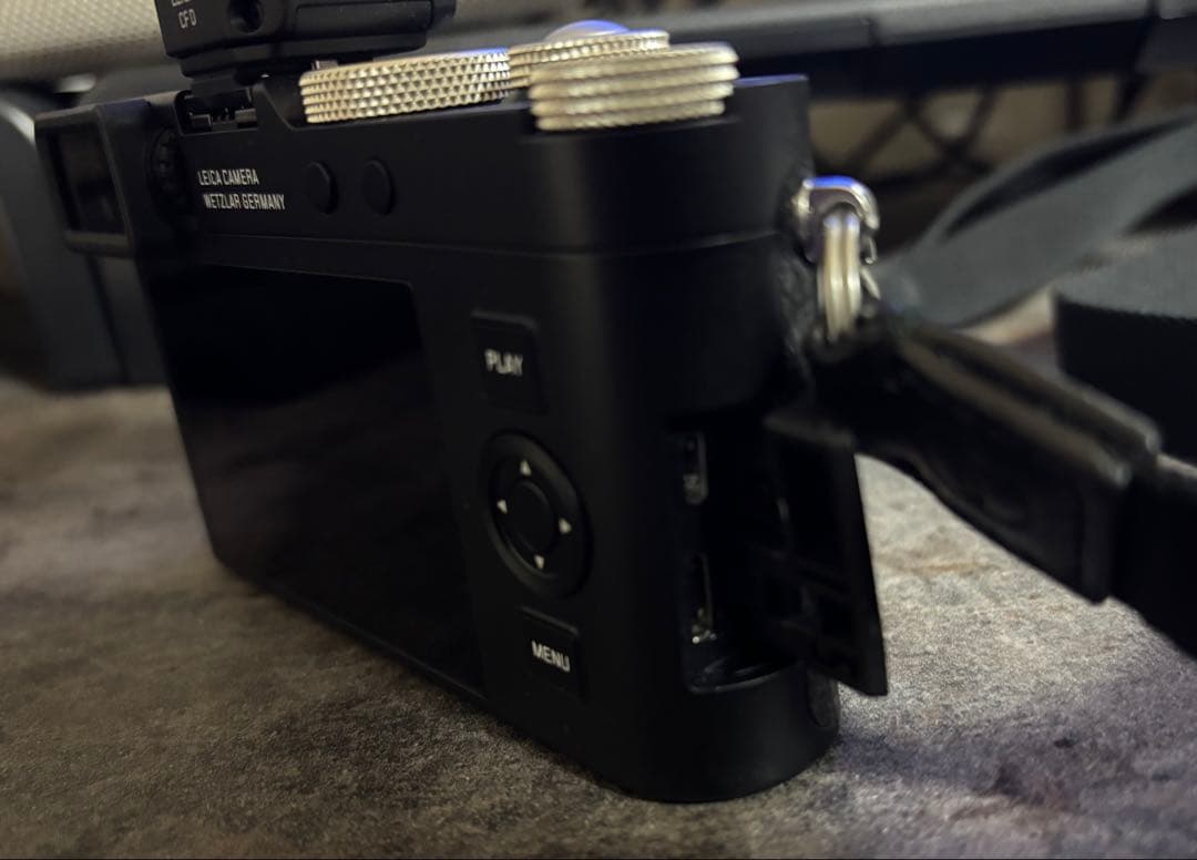 美品:特別限定モデルライカD-LUX8 “100 YEARS OF LEICA”