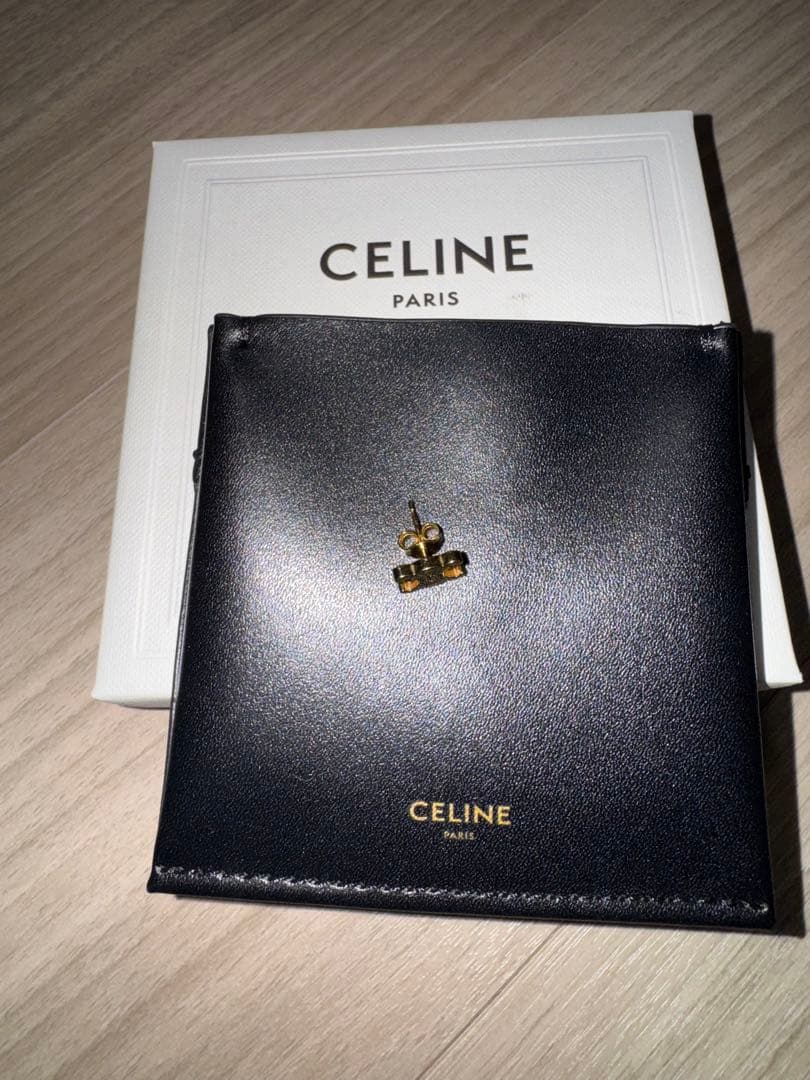 CELINE トリオンフゴールドピアス