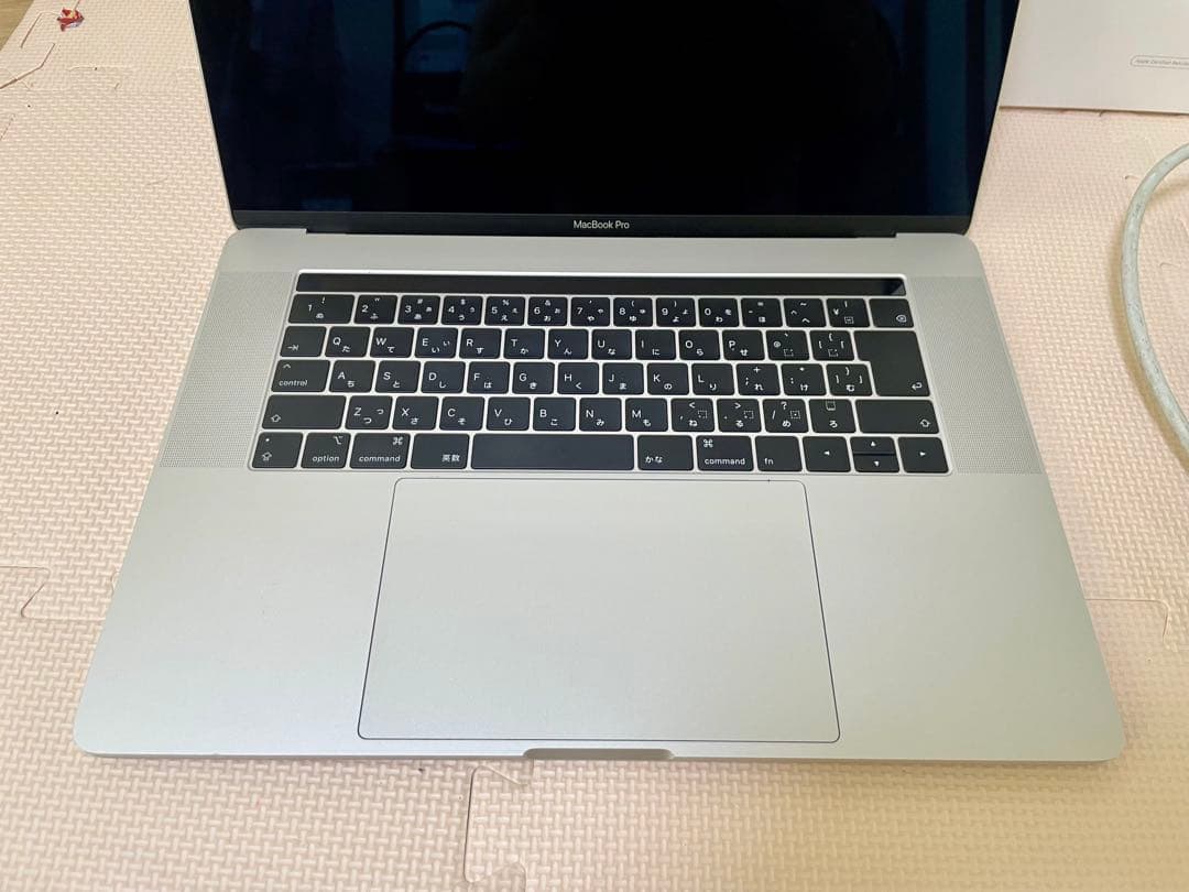 MacBook本体 MacBook Pro 2019 15.4\" i7/32GB/SSD 1T