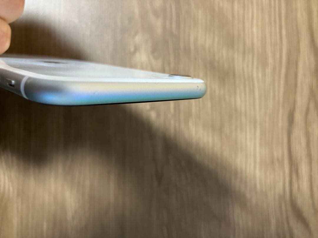 よ*ん様 Apple iPhone SE2 ホワイト 最大容量83%